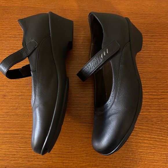 Wolky Mary Jane Clogs Women's Black‎ Leather Comfort Casual Size EU 40 (9 US) - Picture 11 of 11